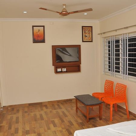 Altis Lodge Ероде Екстериор снимка